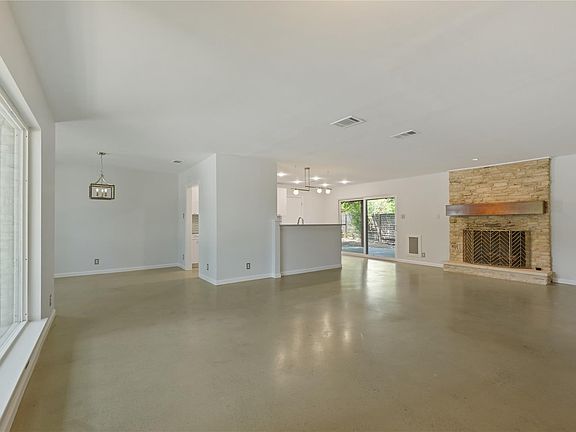 3rd image of 2500 Candlewood Ct