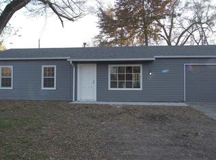 1215 E 19th St, Lawrence, KS 66046