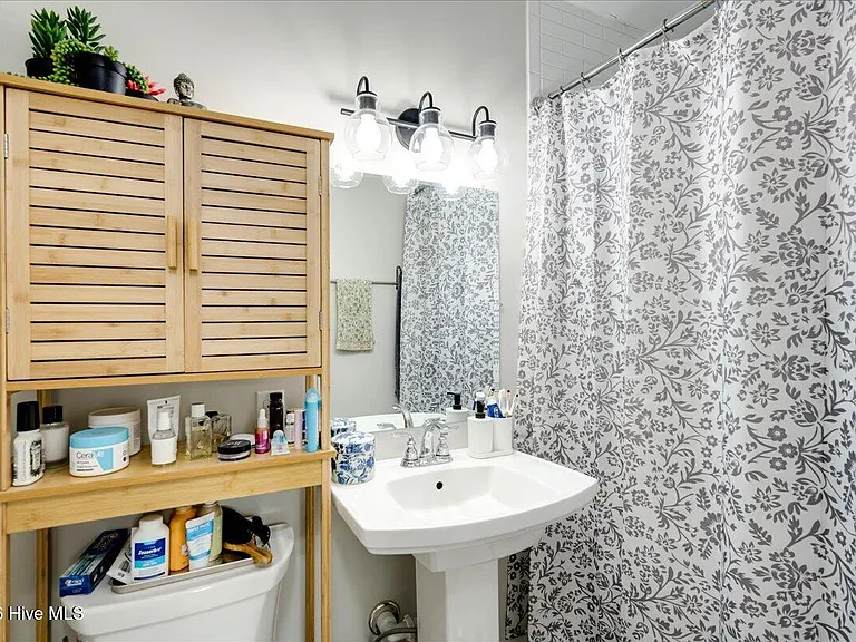 933 Campbellton Dr — Photo 32