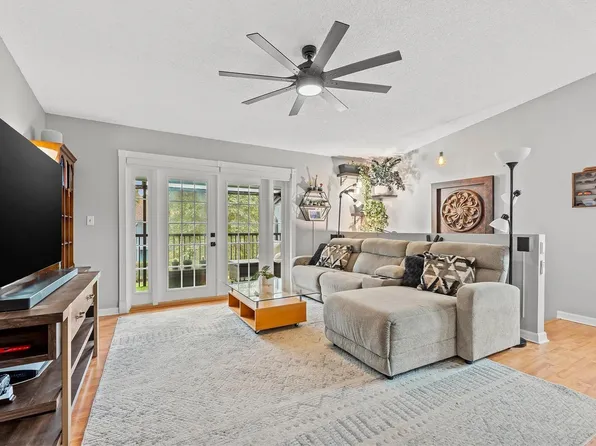 2761 S Oakland Forest Drive #204, Oakland Park, FL 33309