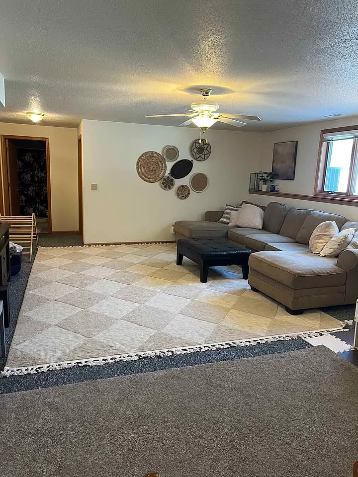3 bed, 2100 sqft, $1,750 — Photo 3