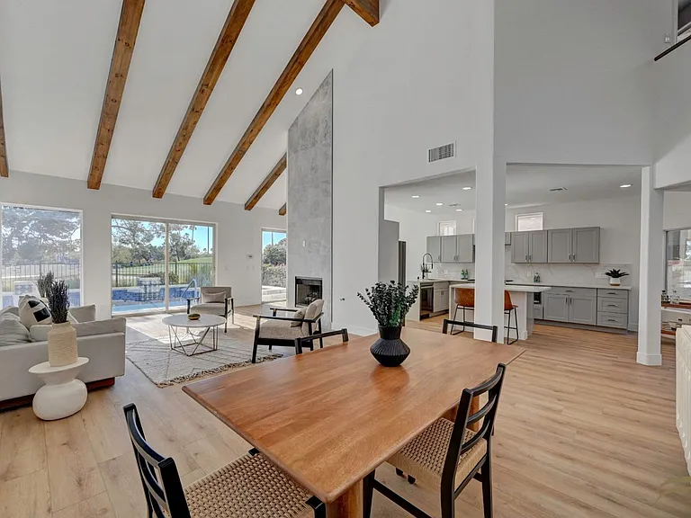 8941 Diamond Falls Dr — Photo 1