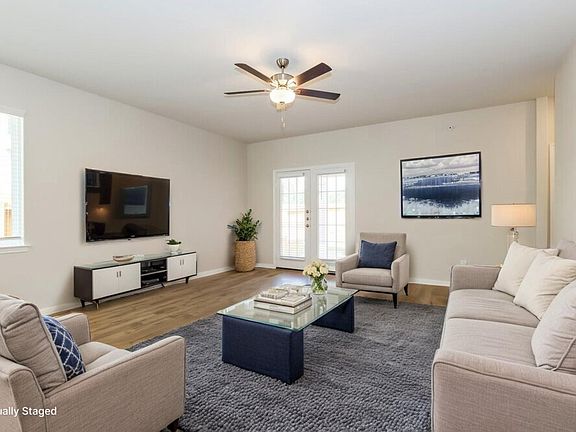 4th image of 15571 Caramel Springs Dr