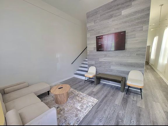 5th image of 1810-12 Lapeyrouse St #1812