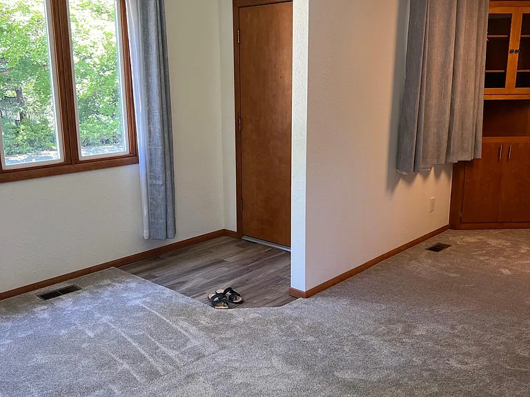 2804 E 12th Ave — Photo 23