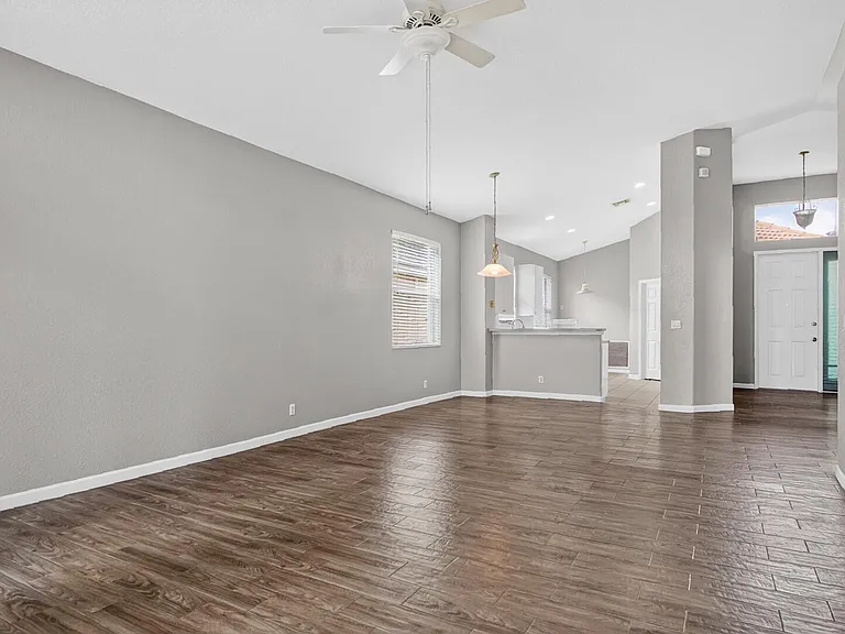 671 NW Stanford Ln — Photo 5