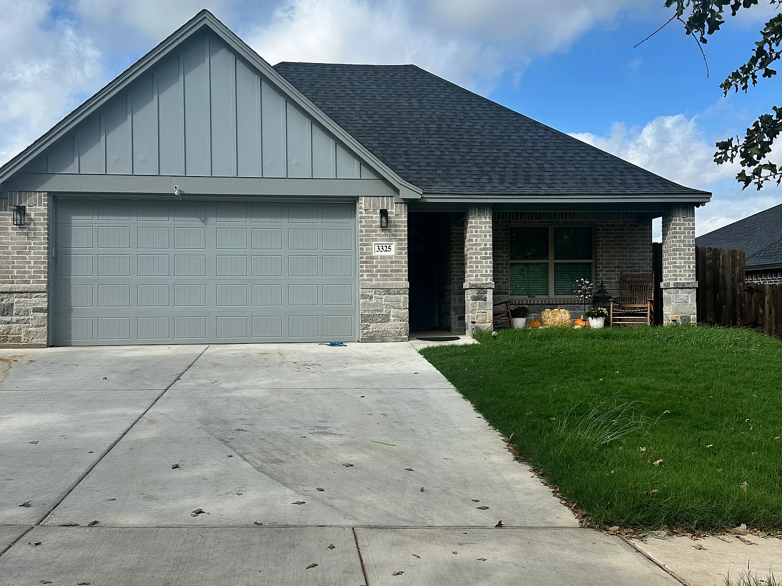 4 bed, 2.5 bath, 2458 sqft, $2,250 — Photo 1