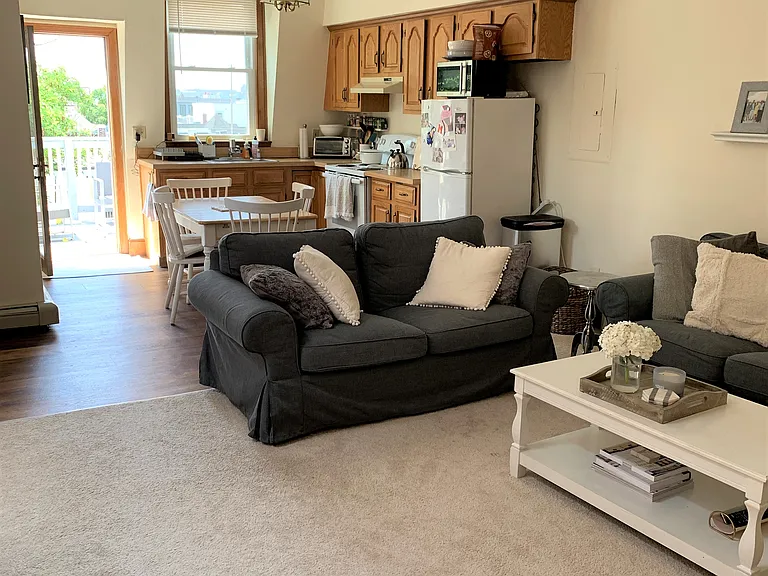 839 E 4th St #3 — Photo 6