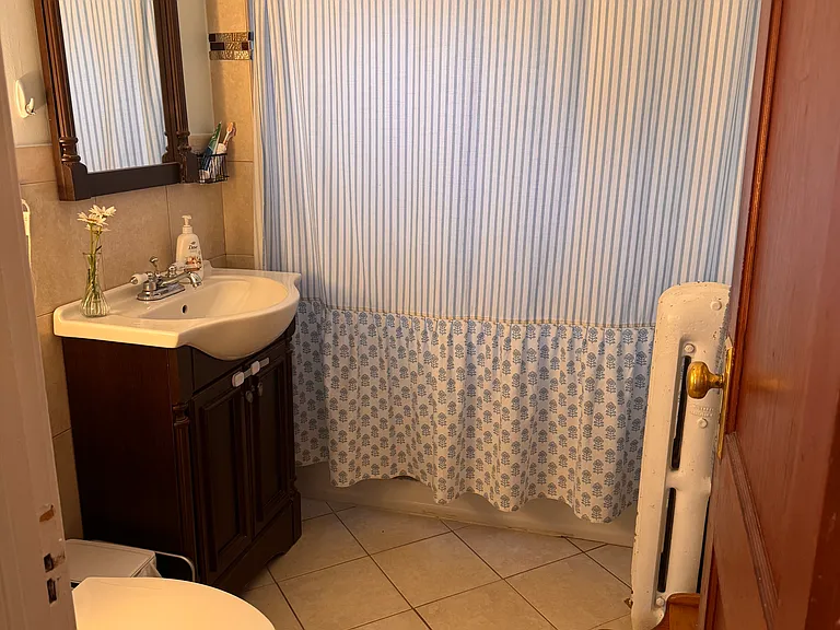 275 Whiting Ln — Photo 6