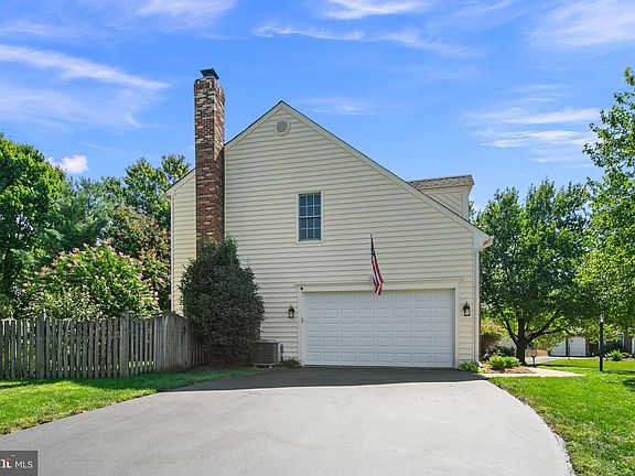4th image of 3019 Pleasantree Ct