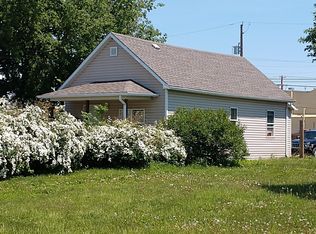 906 N 8th St, Lincoln, NE 68508