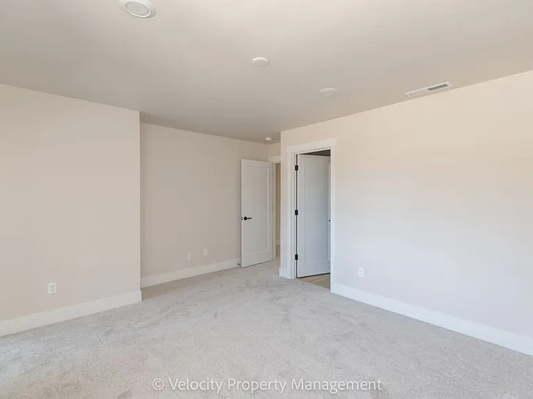 3032 NE Terreo Pl — Photo 10
