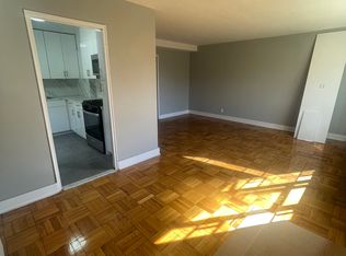 67-50 188th St #333, Fresh Meadows, NY 11365