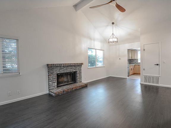 4th image of 1844 Shirley Drive