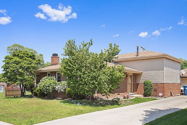 1st image of 12851 Crestbrook Ct