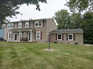 71 Willowick Dr, Fairport, NY 14450