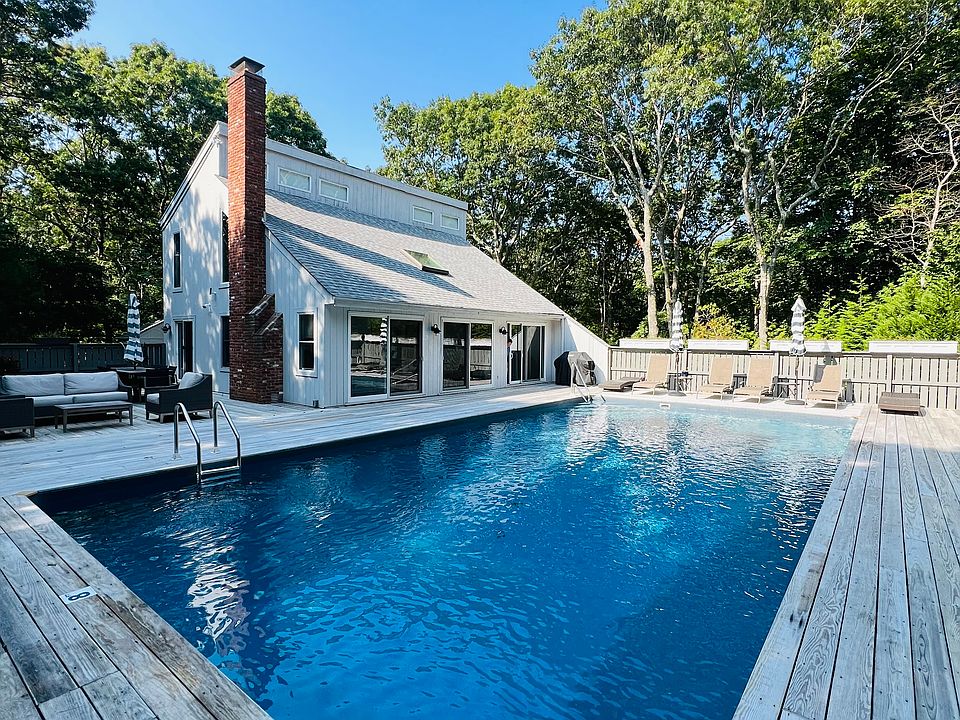 1st image of 17 Shorewood Dr