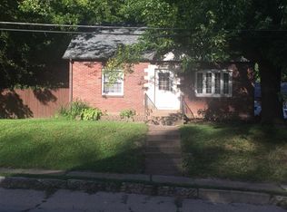 2451 Roosevelt St, Dubuque, IA 52001