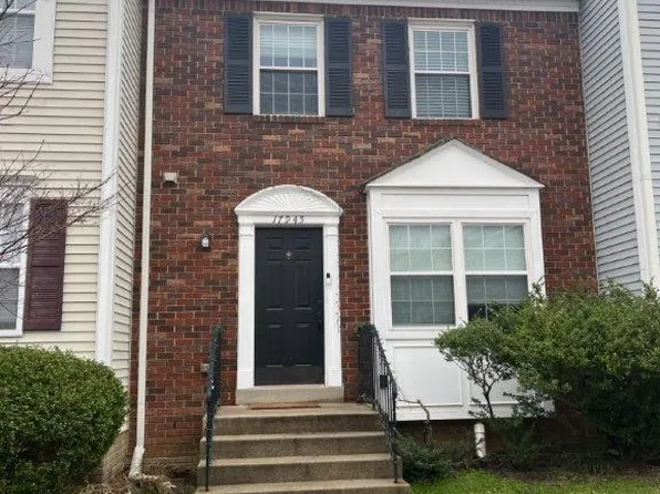17945 Milroy Dr, Dumfries, VA 22026