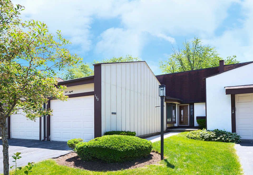 1st image of 180 Cascade Dr