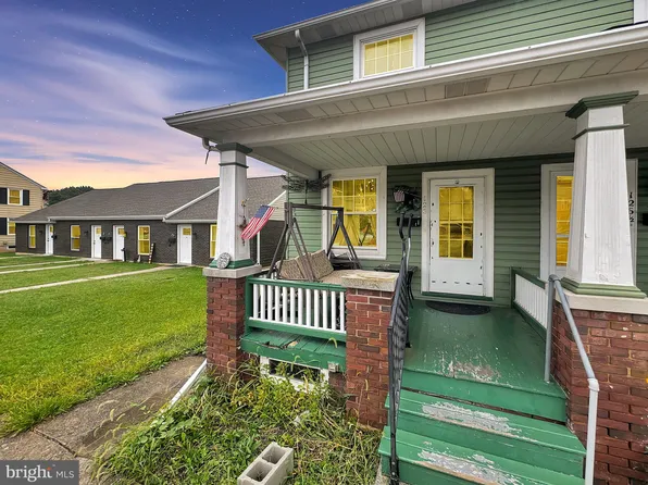 126 1/2 3rd St, Hanover, PA 17331