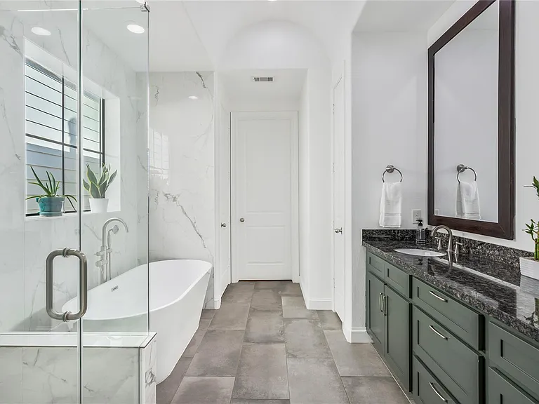 8817 Lakeshore Bend Dr — Photo 20