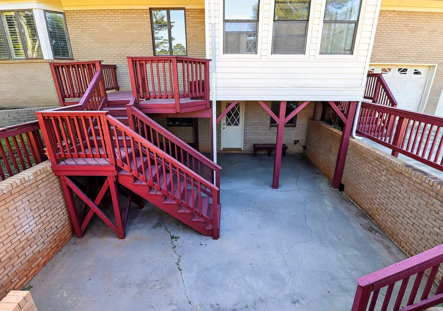 Beautiful and Spacious Three Bedroom Home! — Photo 3