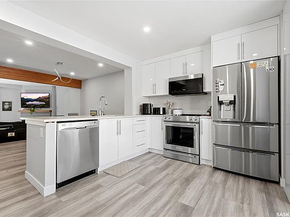 3rd image of 4005 Gordon ROAD