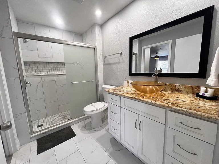 7340 Westpointe Blvd — Photo 13