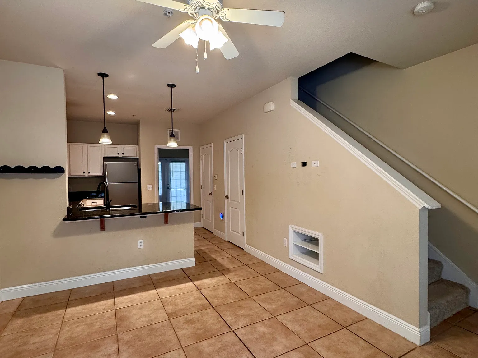 2 bed, 1148 sqft, $1,785 — Photo 2