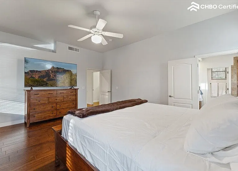 6445 W Fullam St — Photo 32