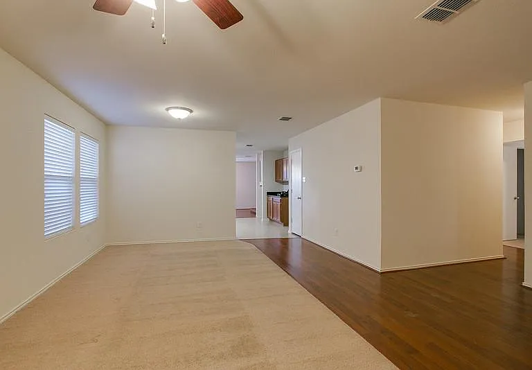 4541 Martingale View Ln — Photo 17