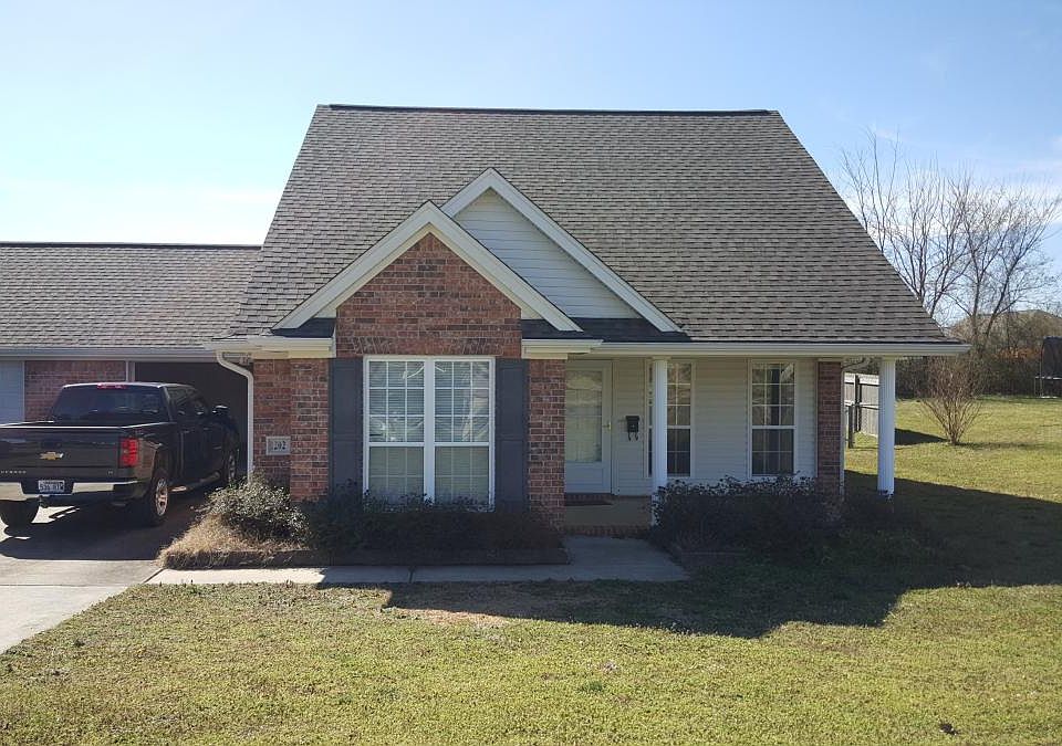 1st image of 1202 Hickory Ave #B