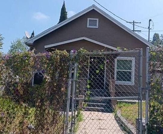 1st image of 2704 Fonda Way