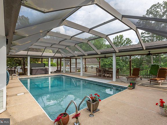 3rd image of 312 Ingleside Dr