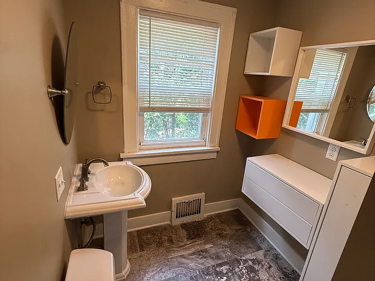 2612 3rd St #3 — Photo 9