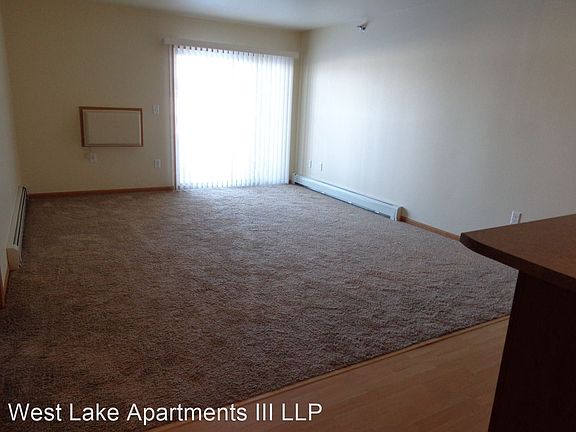 4th image of 527 33rd Ave W APT 207