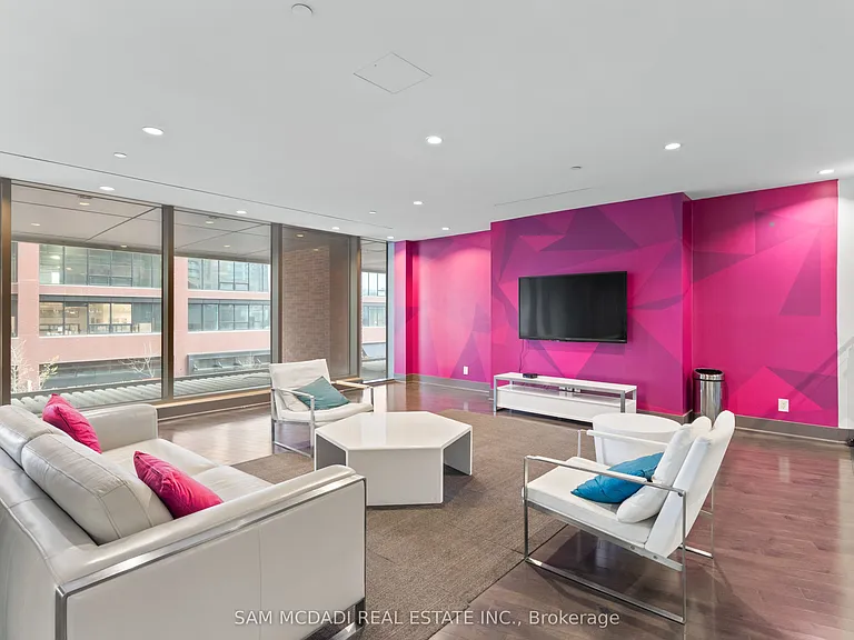 150 E Liberty St #1208 — Photo 19
