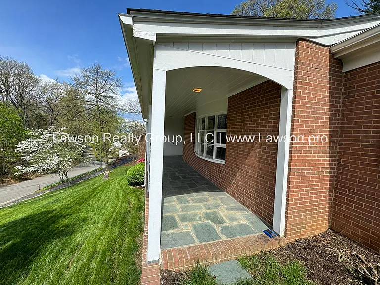 3074 Carolina Ave SW — Photo 5