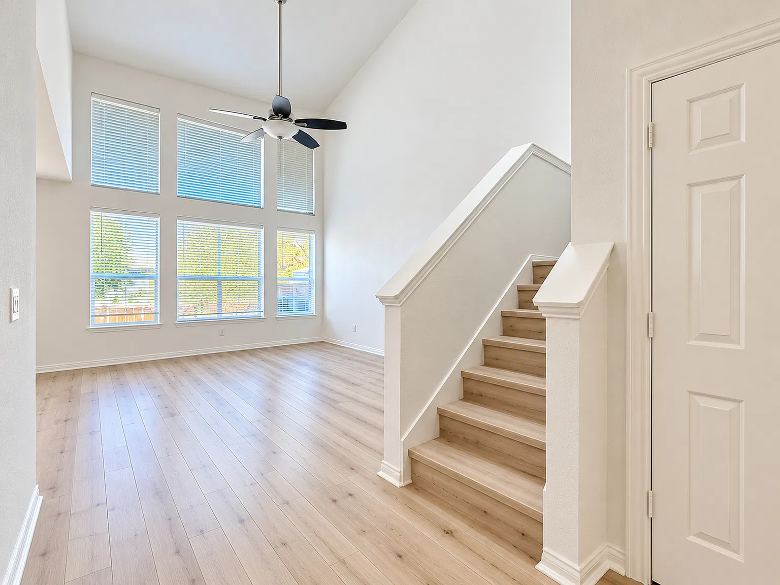 2 bed, 2.5 bath, 1535 sqft, $2,500 — Photo 2