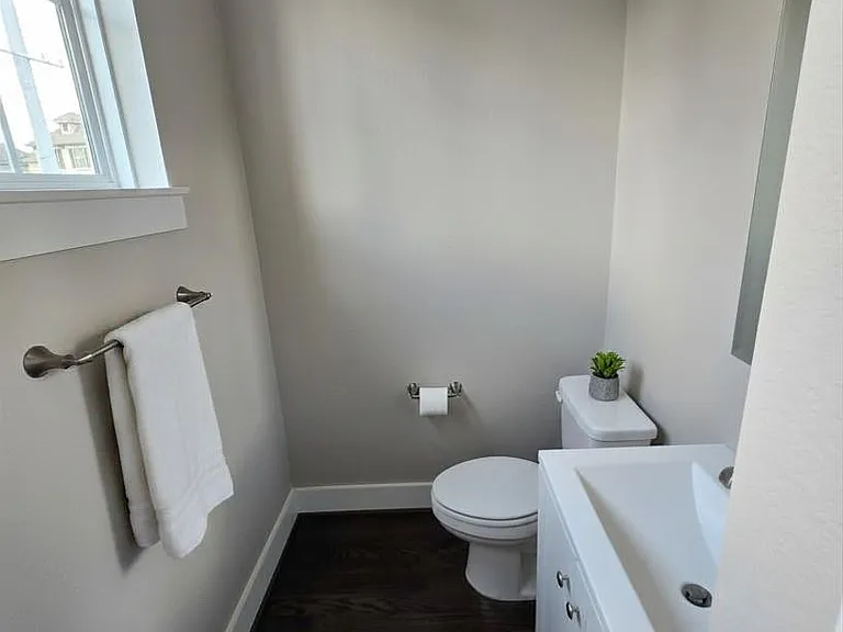 2705 Kennedy St — Photo 15