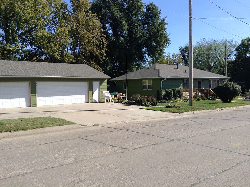 3 car garage