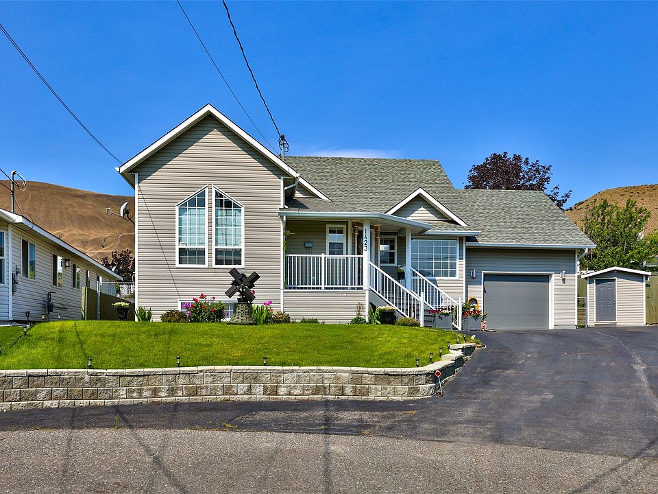 1st image of 1423 Pears Pl