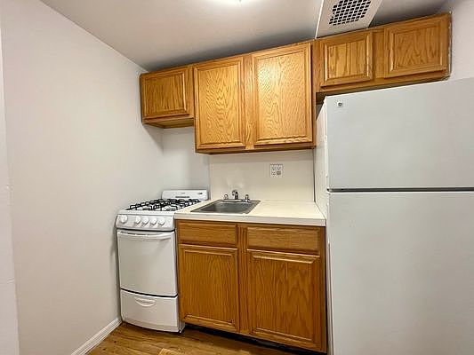 4th image of 35 W 16th St APT 3