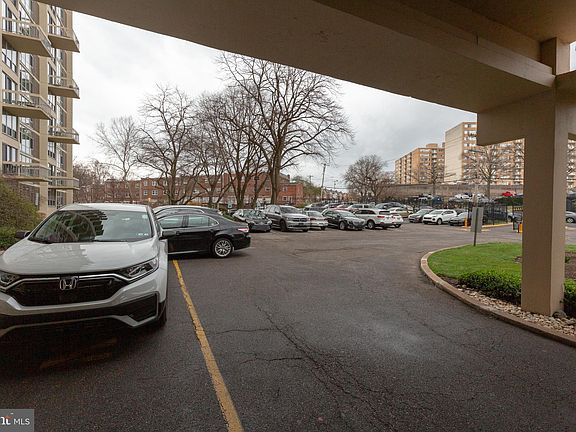 3rd image of 3600 Conshohocken Ave APT 206
