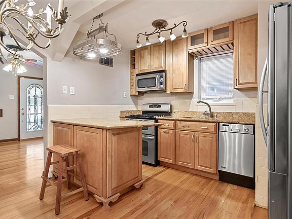 5th image of 4070 Miami St