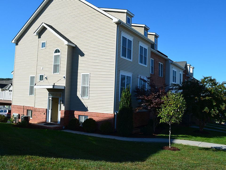 1st image of 356 Bluestone Dr