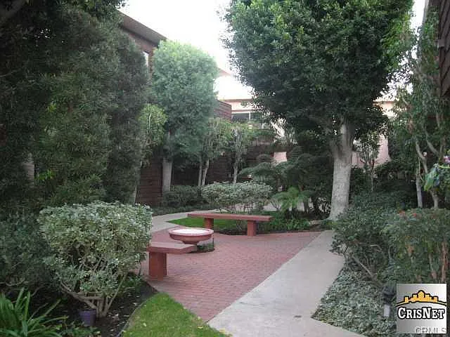 5349 Newcastle Ave #18 — Photo 3