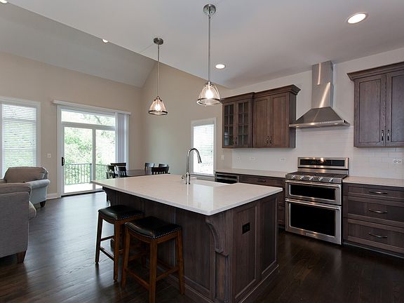 3rd image of 645 Bourbon Ln