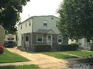 7640 264th St, Floral Park, NY 11004